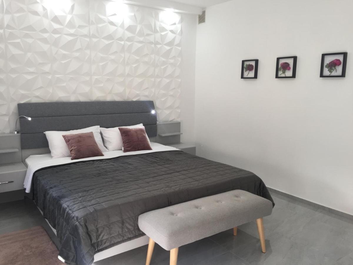 Apartman Sonas 2 With Free Private Parking Karlovac Exteriér fotografie