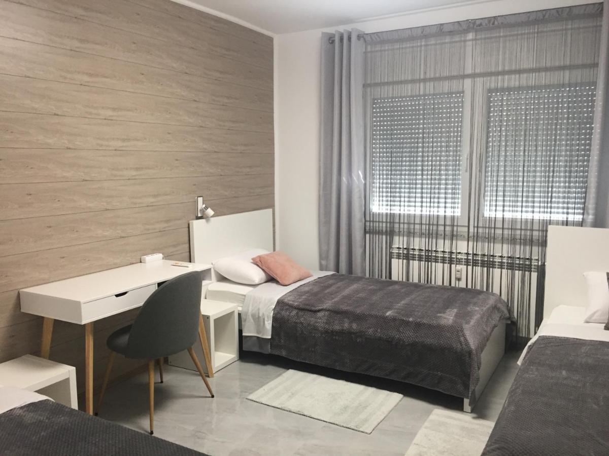 Apartman Sonas 2 With Free Private Parking Karlovac Exteriér fotografie
