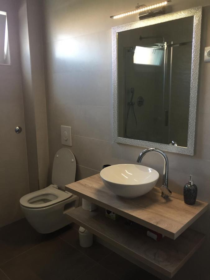 Apartman Sonas 2 With Free Private Parking Karlovac Exteriér fotografie