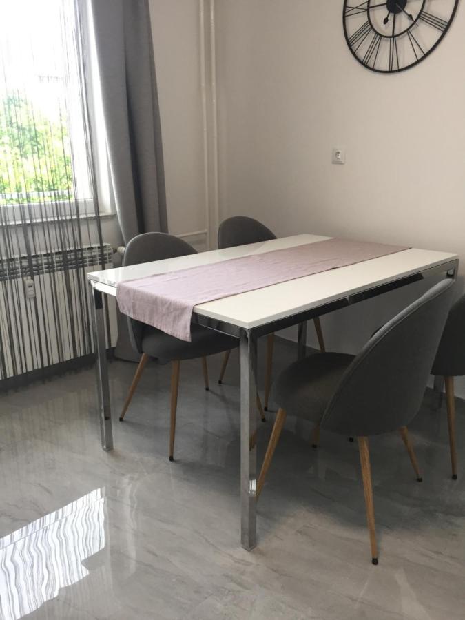 Apartman Sonas 2 With Free Private Parking Karlovac Exteriér fotografie