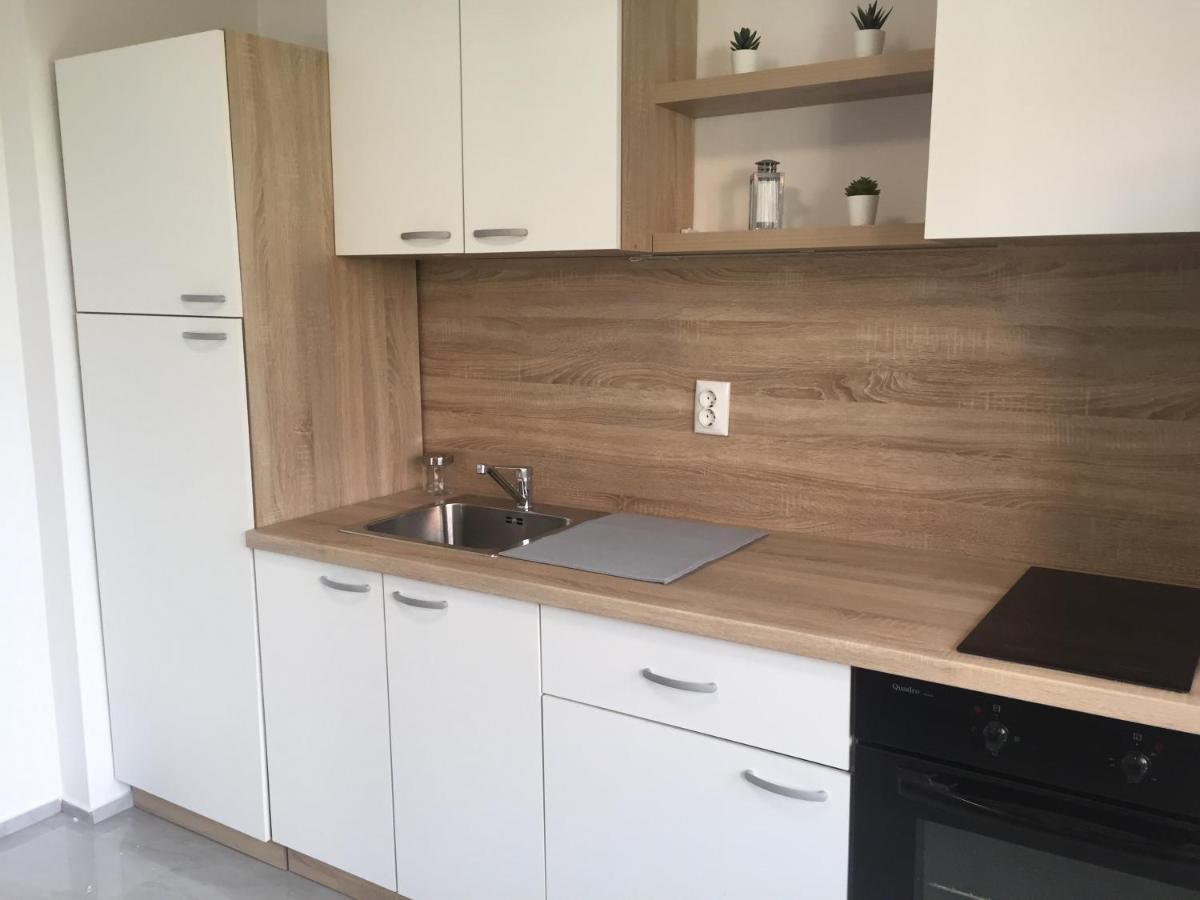Apartman Sonas 2 With Free Private Parking Karlovac Exteriér fotografie